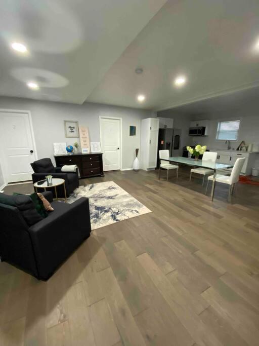 Villa Modern 3Bed 2Bath Ranch With Diy Art Porch 3Tvs And Huge Front Yard To Enjoy! Calumet City Esterno foto